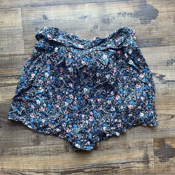 Hollister Womens Blue & Pink Floral Print Viscose Shorts Size Small - Picture 7 of 7